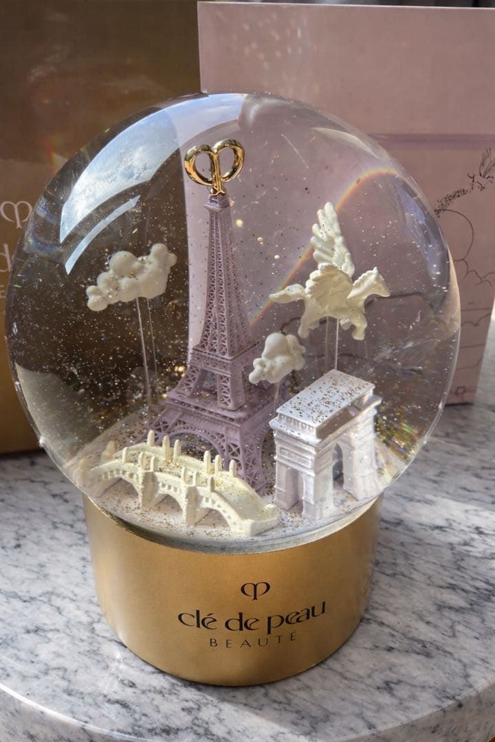 クレドポーボーテ clé de peau スノードーム