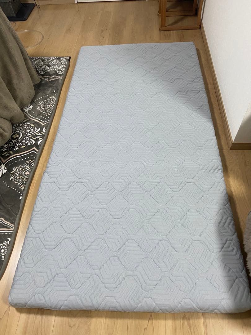 シングル　贅沢な厚みと弾力性で格別の寝心地！通気性抜群のブレスエアーレガリス