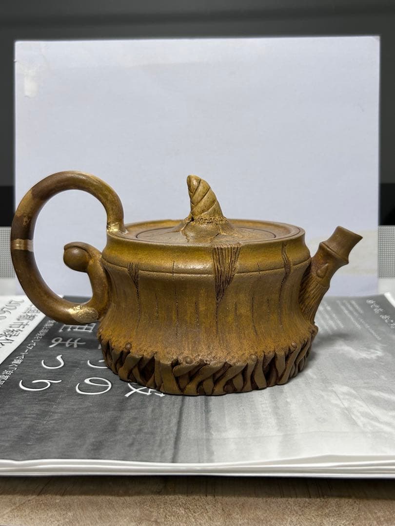 吉田　2点セット　古い急須　と　古い竹筒　と少しおまけ