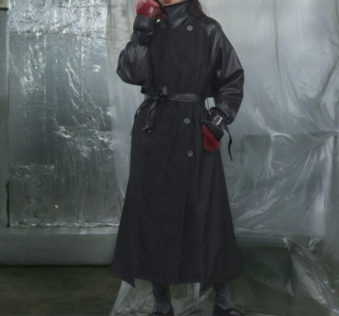 フェイクレザーイソザイトレンチコート　HARE