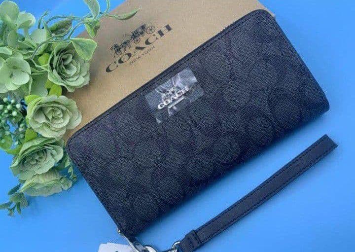 新品未使用コーチ長財布ダークグレイシグネチャーレディースメンズ送料無料即日発送