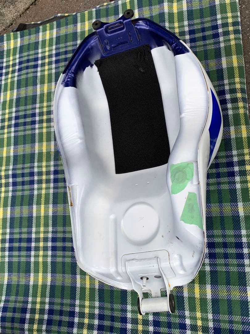 【送料込み】SUZUKI SV400S ガソリンタンク①