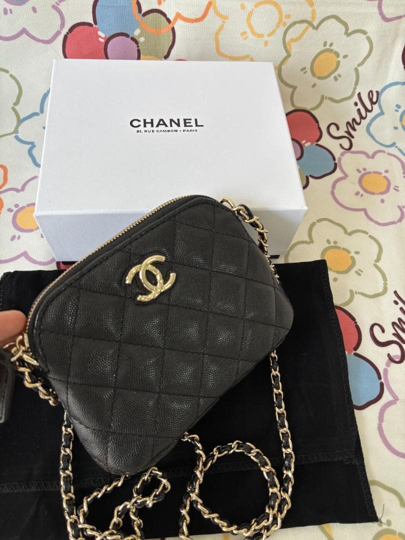 自家保管！シェル型 ブラック ショルダーバッグ