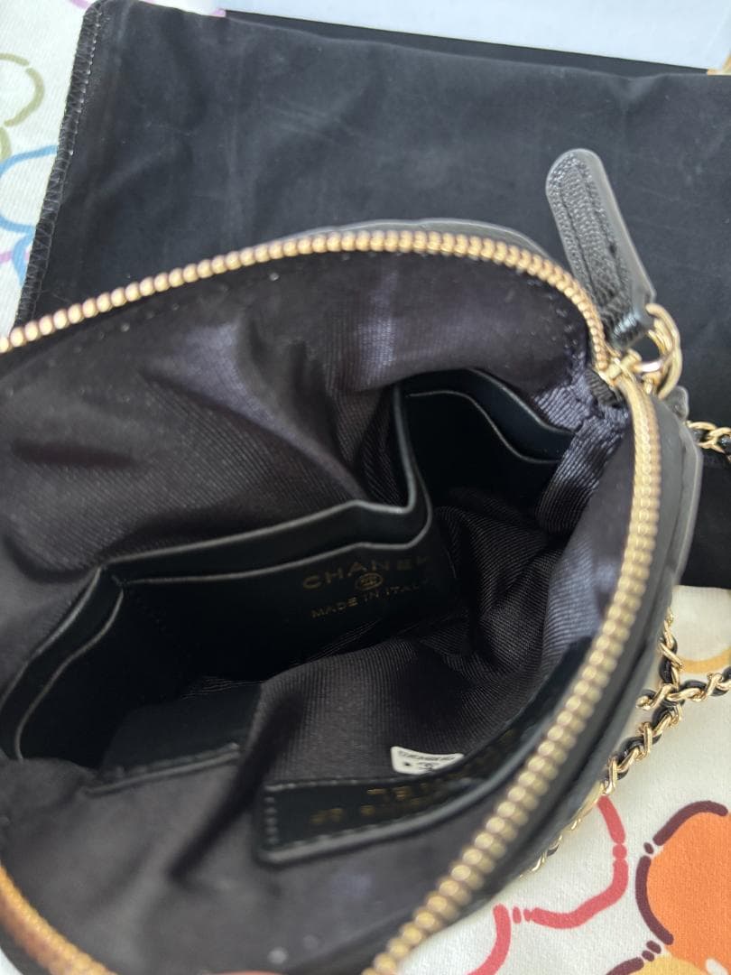 自家保管！シェル型 ブラック ショルダーバッグ