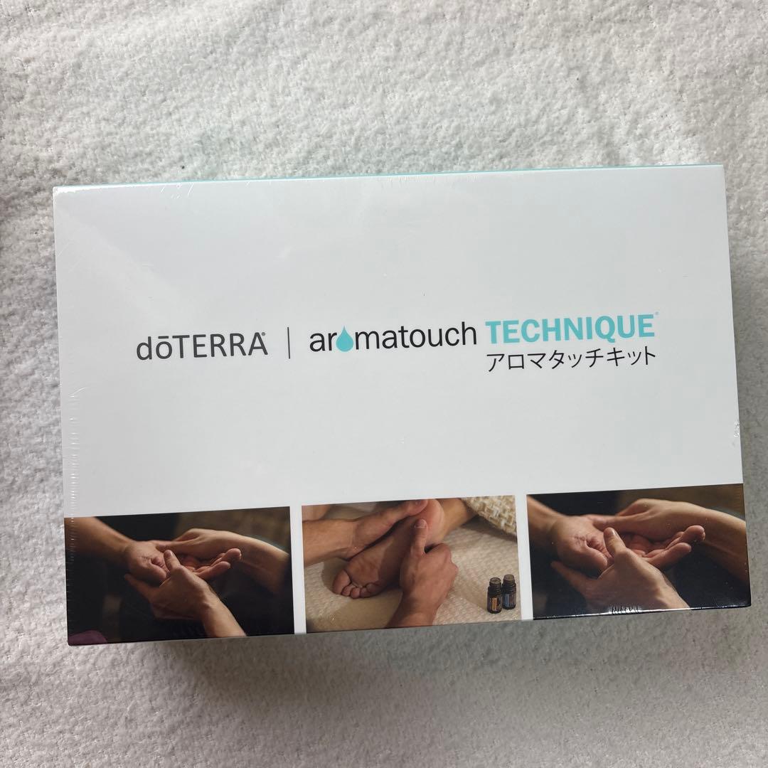 新品未開封★doTERRA アロマタッチキット エッセンシャルオイル8本