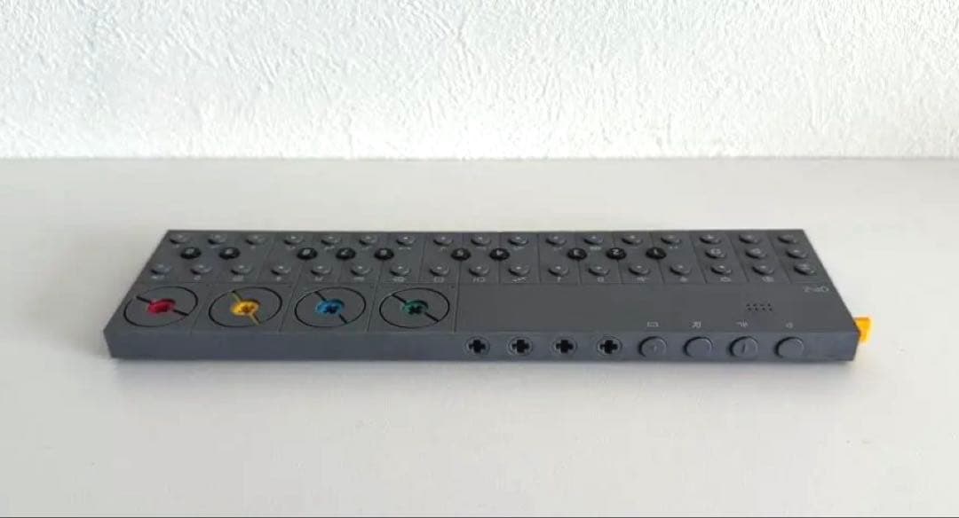 【新品同様】 teenage engineering OP-Z