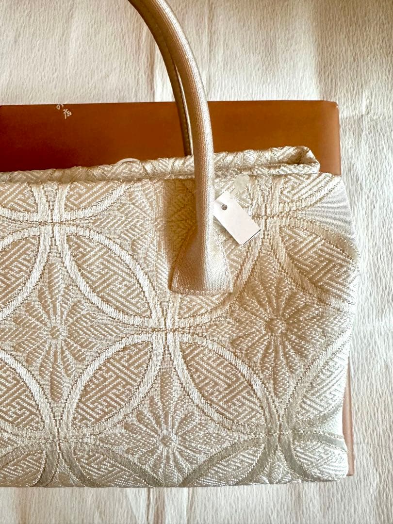 ⭐︎新品 定価約5万円 タグ付き きねや マチ広小町袋 正絹 ホワイト系