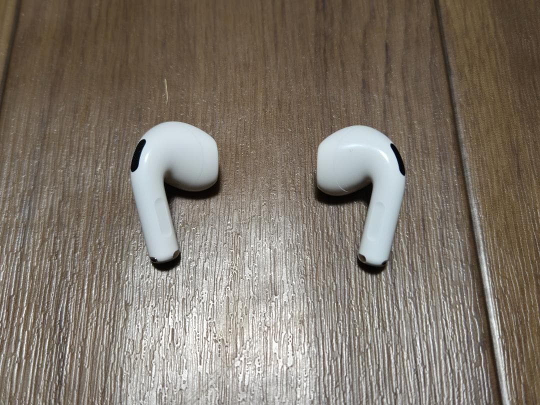 （ほぼ新品）Apple AirPods 4 NC非搭載 USB-Cタイプ