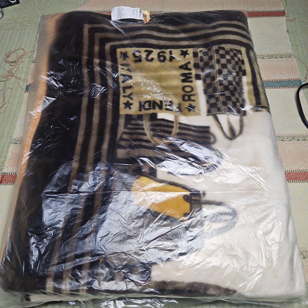 廃盤　FENDI　毛布