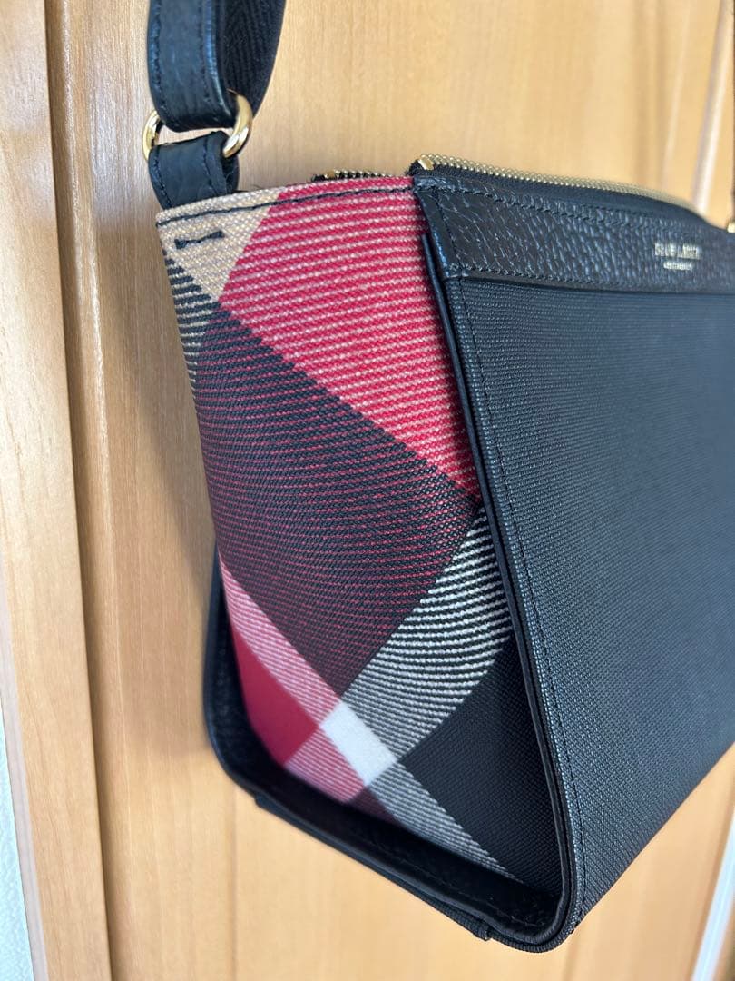 ブルーレーベル クレストブリッジPVC素材ショルダーバッグ