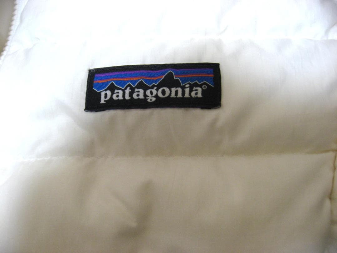 パタゴニア　ウィメンズ　ダウンベスト　Sサイズ　レディース　ホワイト系