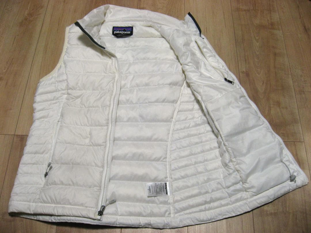 パタゴニア　ウィメンズ　ダウンベスト　Sサイズ　レディース　ホワイト系