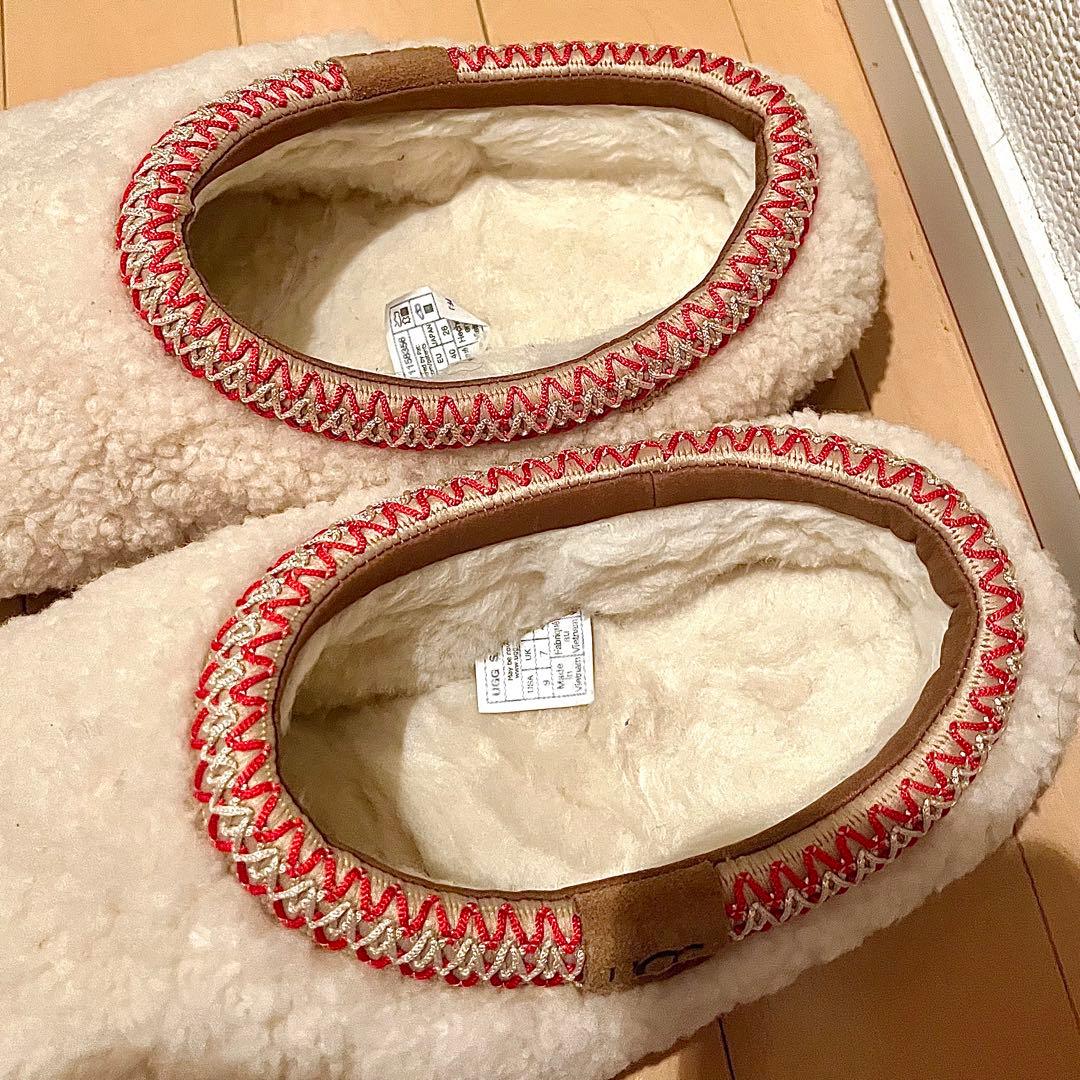 UGG シープスキン　タスマン　クリーム色　26cm(25cmにも合う)