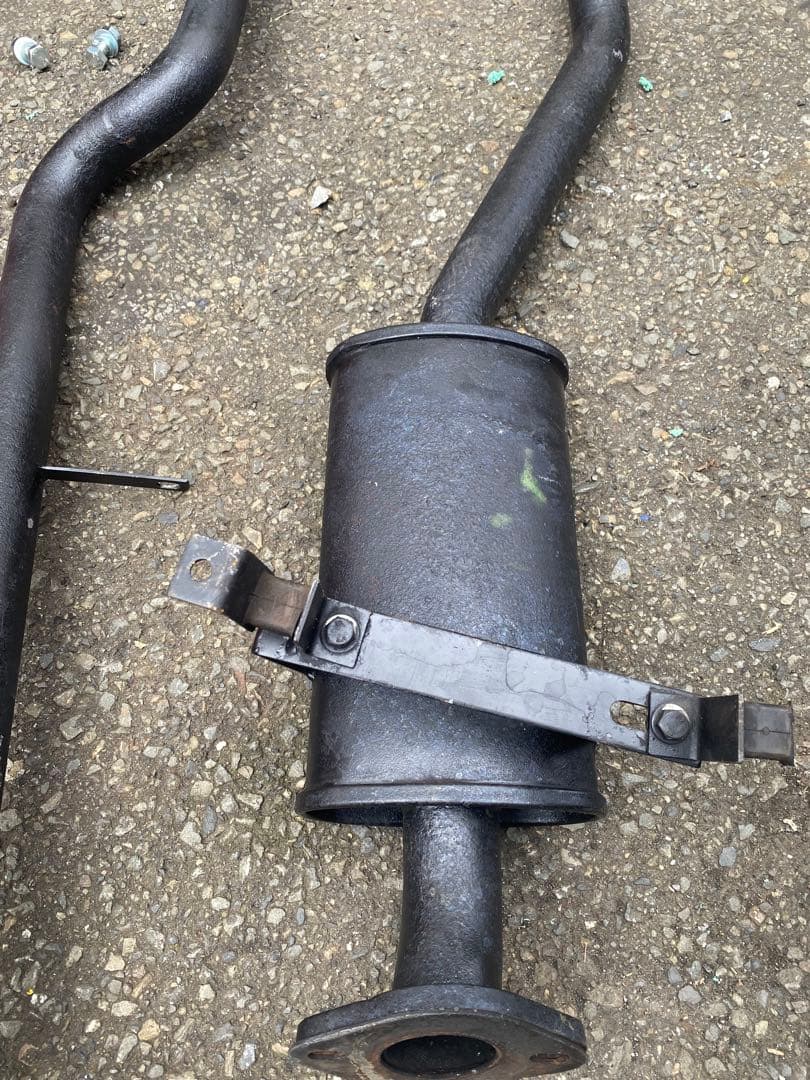 サニトラ　ロング用イーカスタムブラックマフラー　サニートラック　GB122デフ上