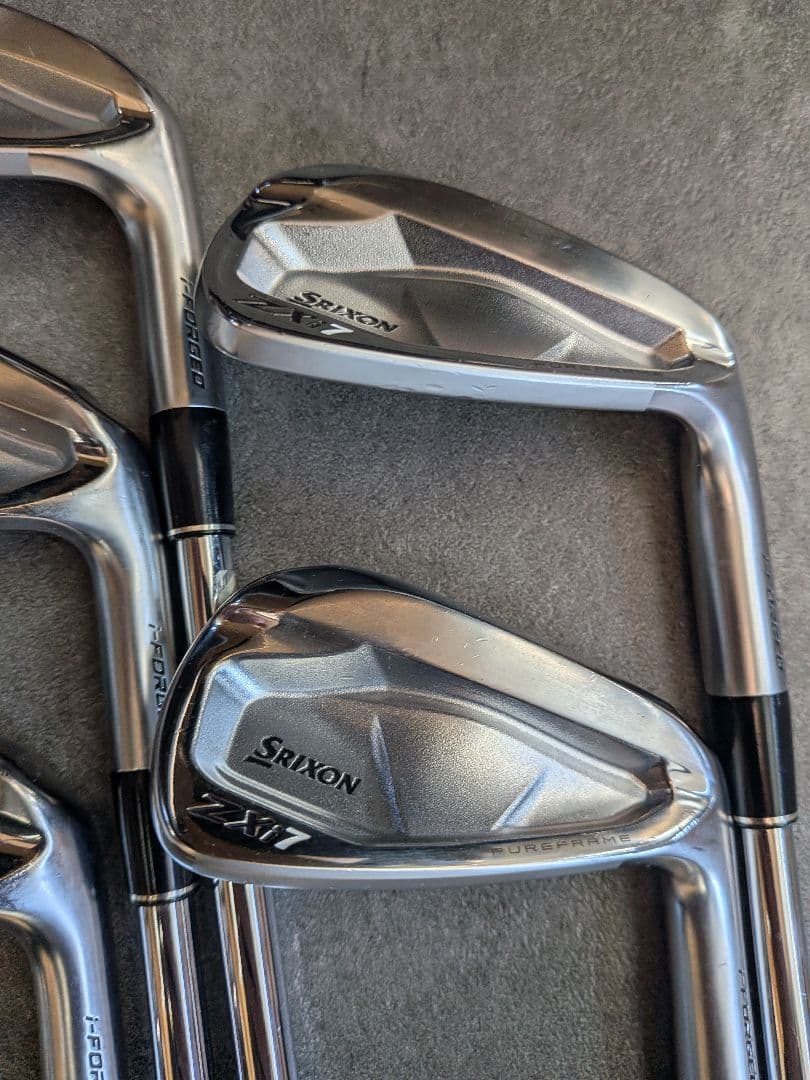 ●メーカーカスタム　美品●スリクソンZXi7 DGS-200 5本（6-P）