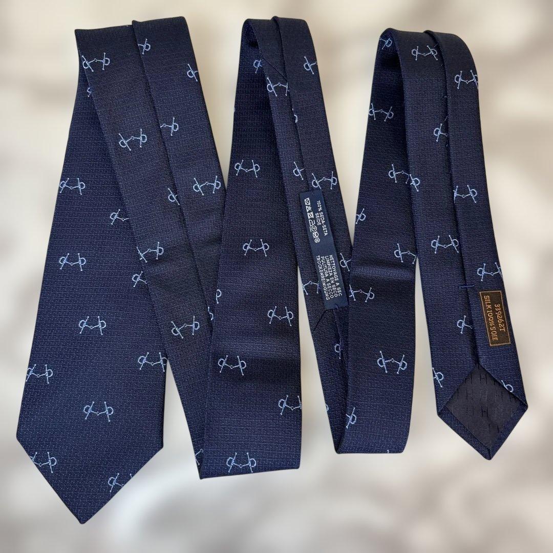 【極美品✨】HERMES ネクタイ　シェーヌ・ダンクル柄　ファソネ　ネイビー　紺