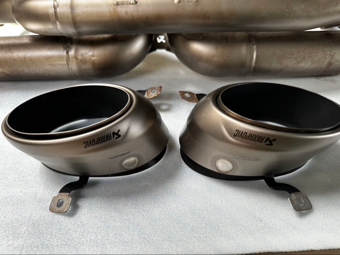 紀アクラボビッチ Porsche 911 992 マフラー中古