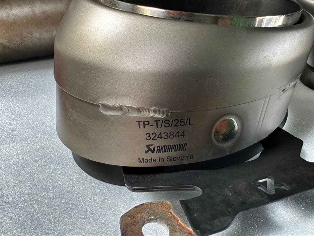 紀アクラボビッチ Porsche 911 992 マフラー中古