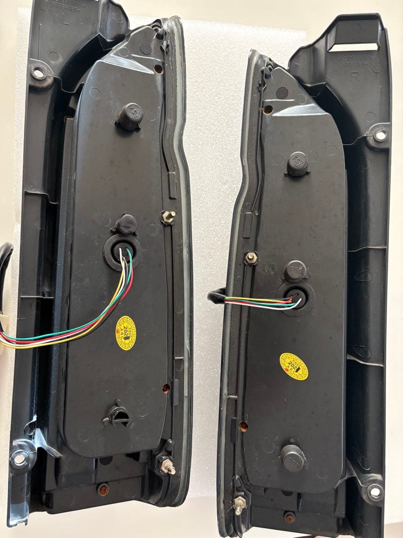 200系ハイエース テールランプ(スモーク）