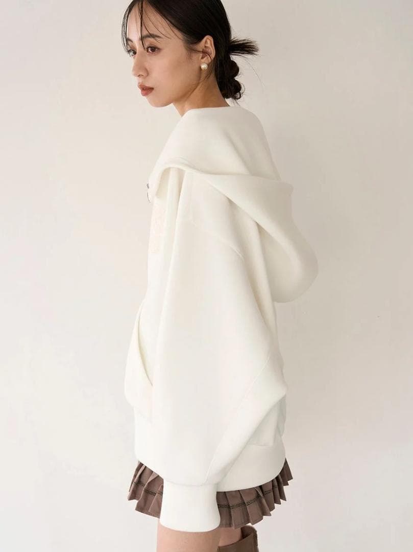 【新品】SNIDEL ボリュームパーカー IVR フリーサイズ