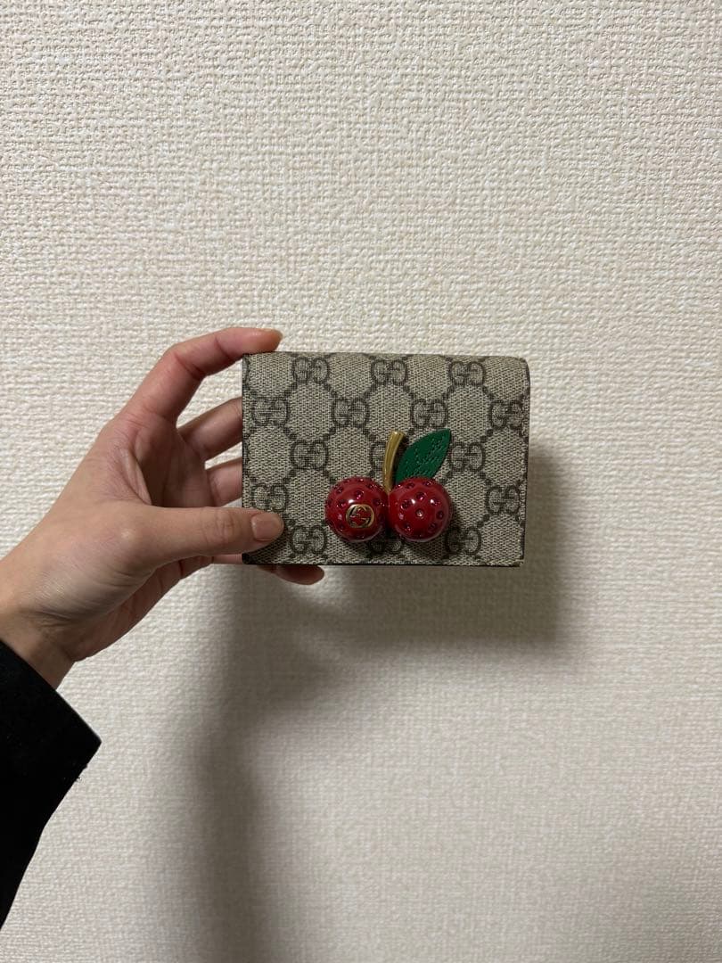 GUCCI チェリー装飾 二つ折り財布