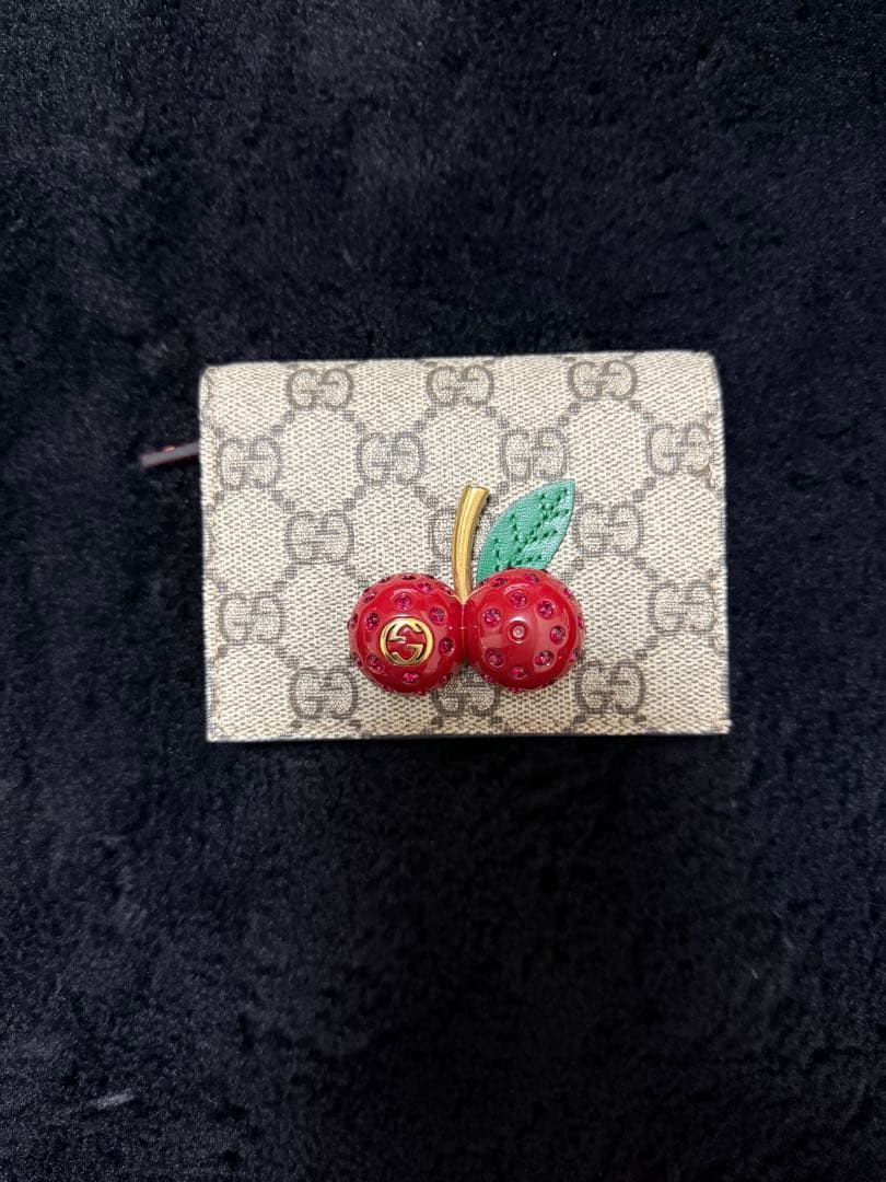 GUCCI チェリー装飾 二つ折り財布