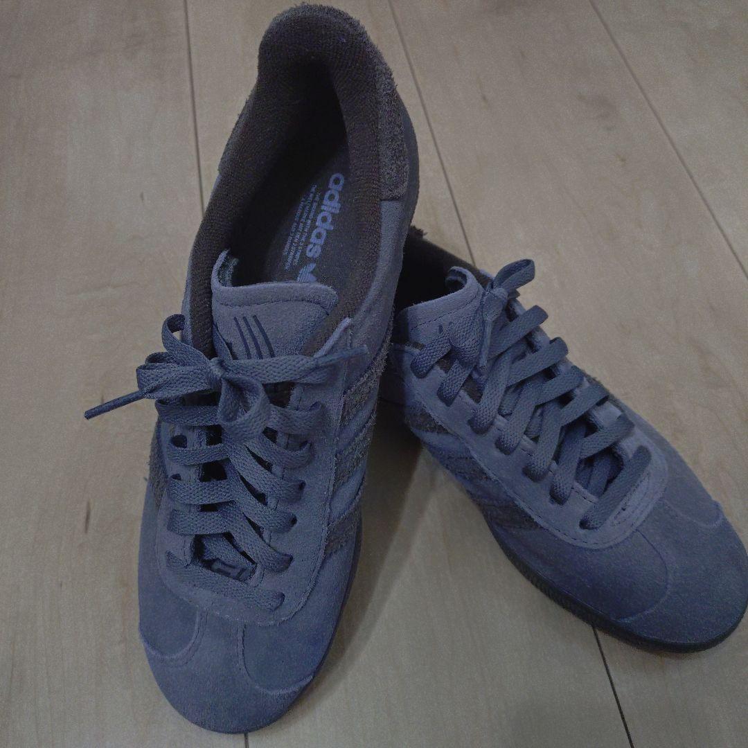 靴 adidas gazelle 23.5cm