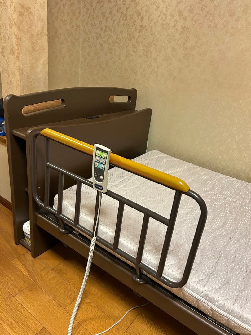 電動リクライニングベッド　専用マットレス付き