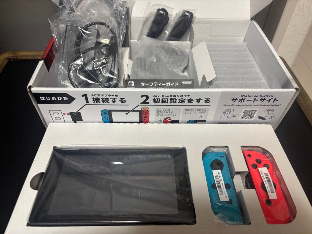 任天堂　Nintendo Switch 完品　美品