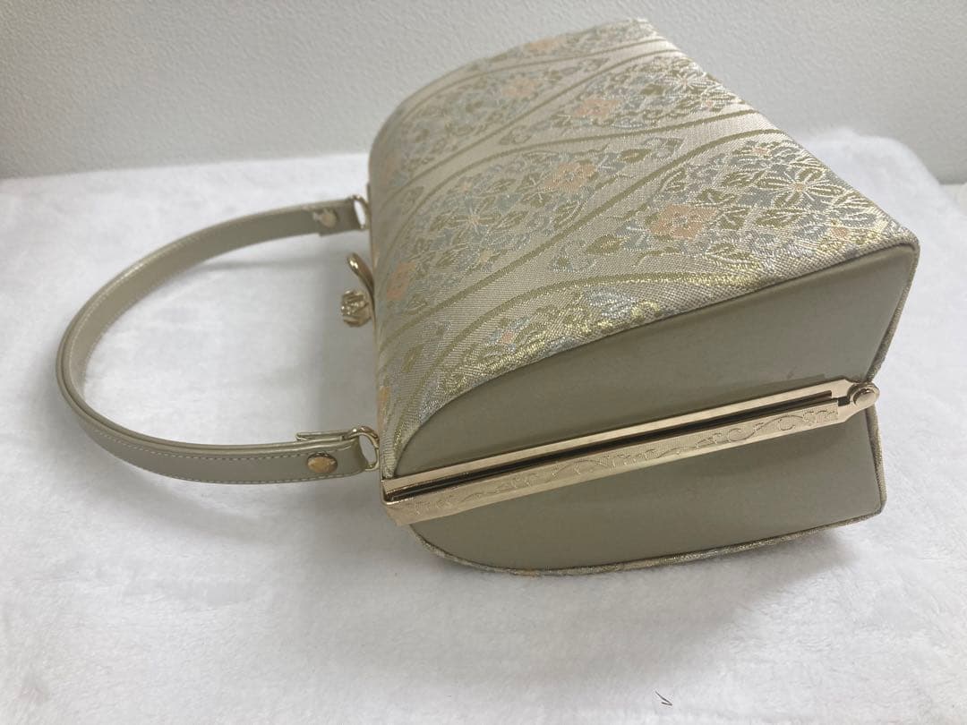 お値下げ　ゴールドの和装用バッグと草履セット