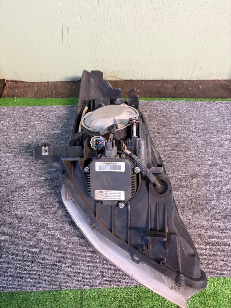 ボー左右ジャンク　Z33　純正　ヘッドライト　HID　 フェアレディZ