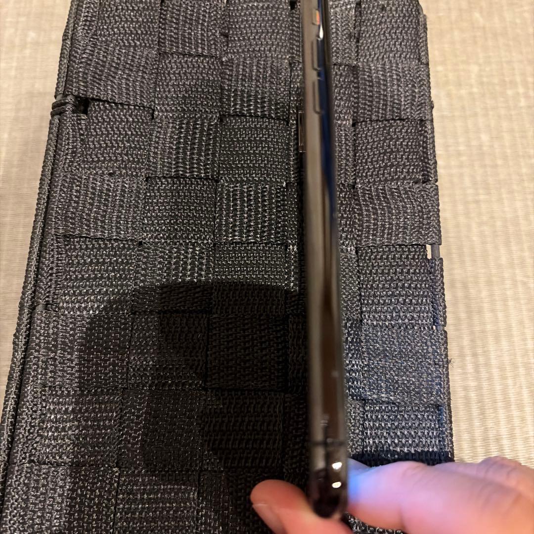 iPhone XS スペースグレイ