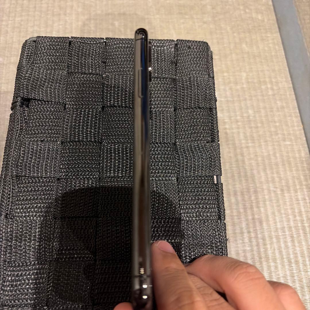 iPhone XS スペースグレイ