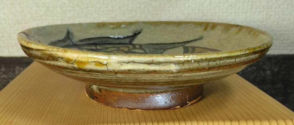 人間国宝 金城次郎 魚紋平盃 栞 共箱 美品 やちむん 壺屋焼 壷屋焼