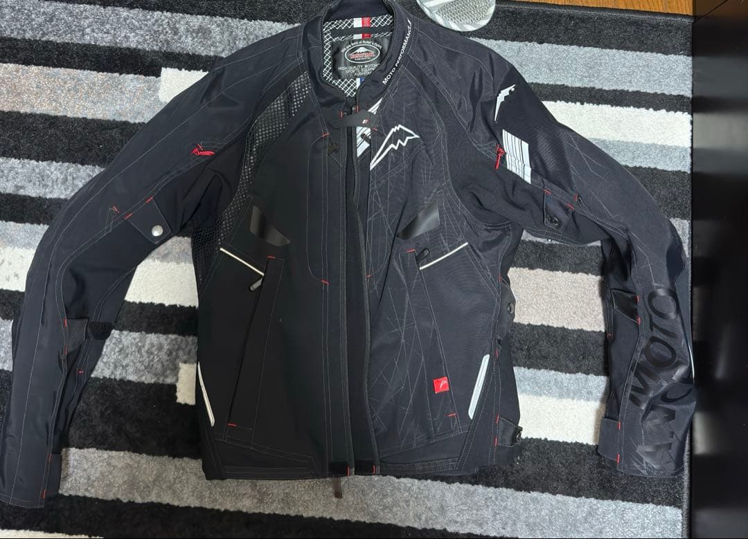 クシタニ　コンテンドジャケット2024 Lサイズ