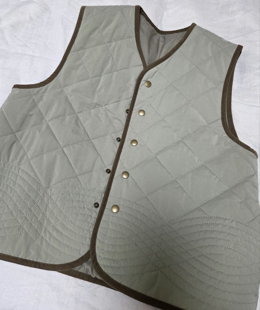 北欧暮らしの道具店　毎日着回したいキルティングベスト よしいちひろさんコラボ