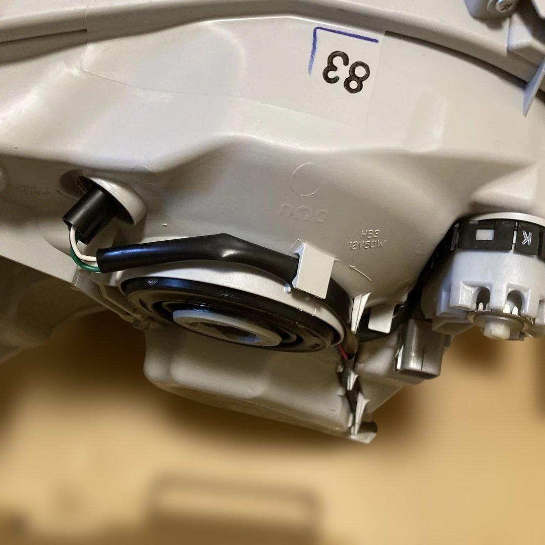 ハイエースLEDヘッドライトユニット左右