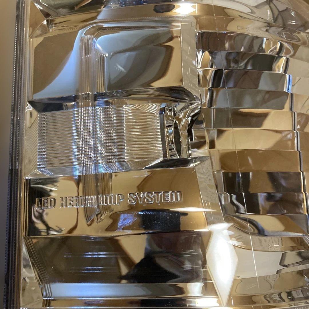 ハイエースLEDヘッドライトユニット左右