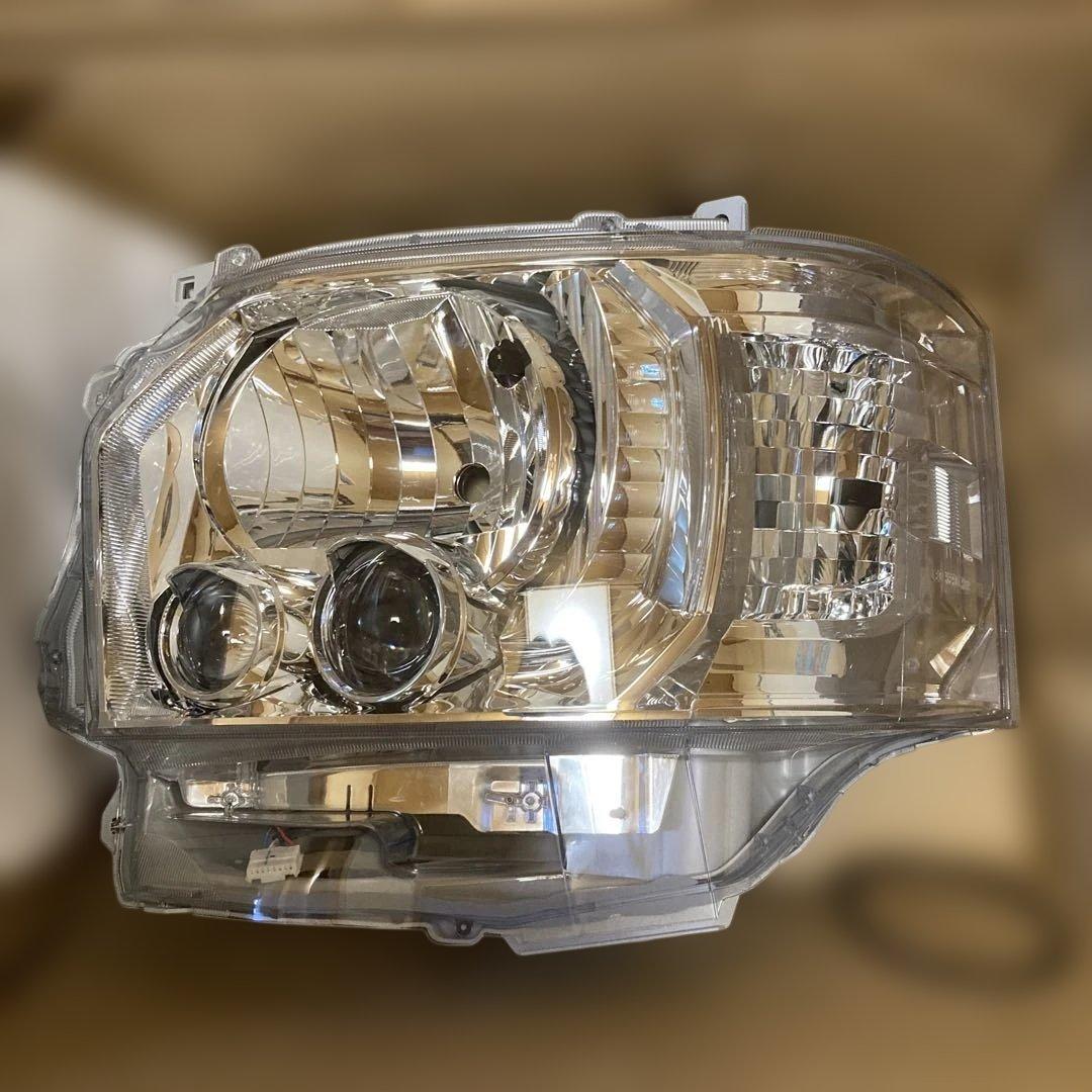 ハイエースLEDヘッドライトユニット左右