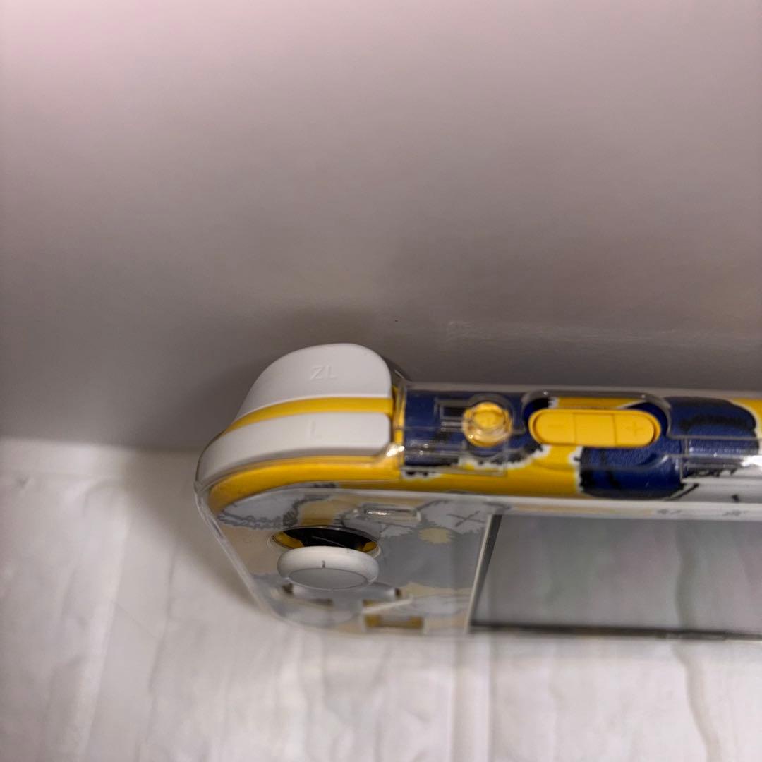 【ほぼ未使用】Nintendo Switch Lite イエロー【KAWS】