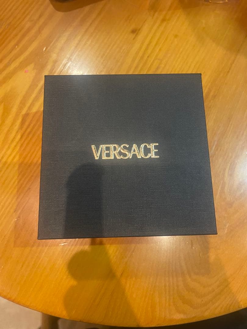 VERSACE ゴールド フープピアス