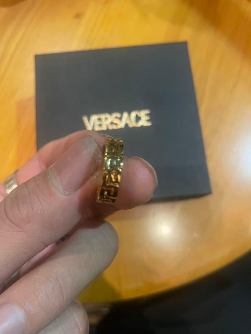 VERSACE ゴールド フープピアス