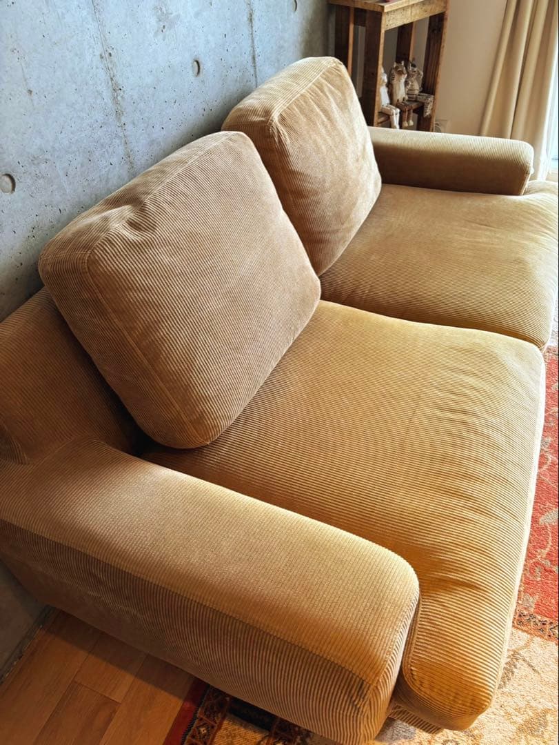 【送料込み】Unico ベージュ コーデュロイ 2人掛けソファ