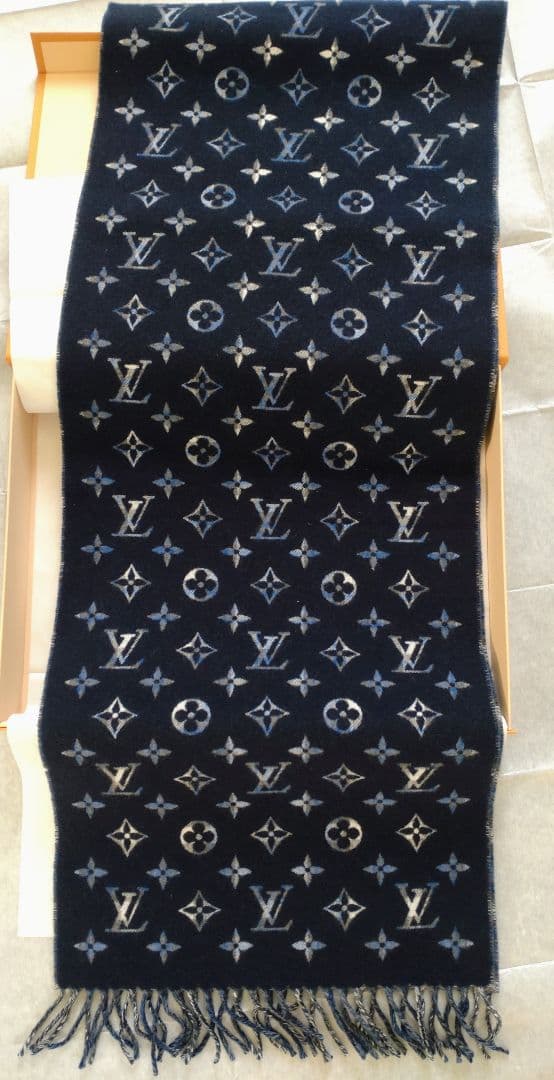 LOUIS VUITTON マフラー・モノグラムグラディエントタータン