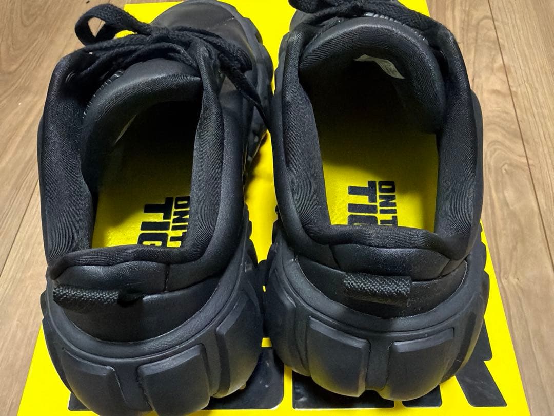 オニツカタイガー　ANTIGRE PUFF 2.0