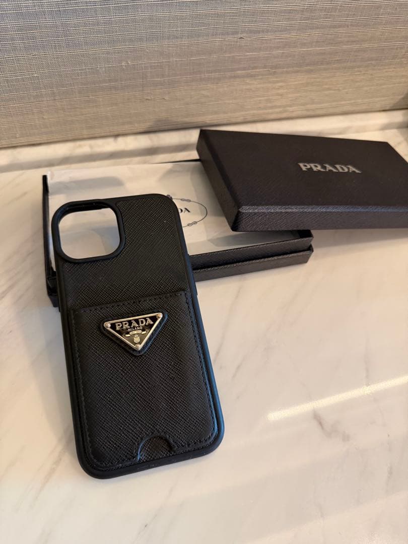 prada iphone15 ケース