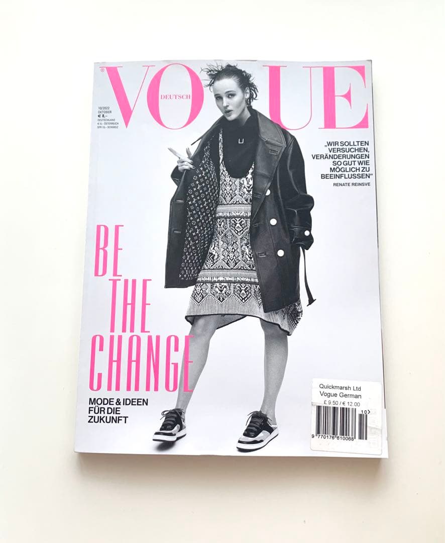 女性情報誌 Vogue Deutsch Magazine October 2022