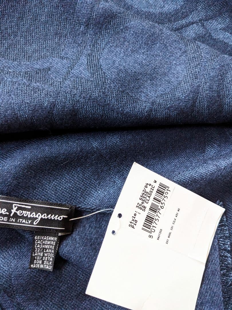 ナ*オ様 フェラガモ　定価6万円　シルク・ウール　マフラー　新品・タグ付き♪