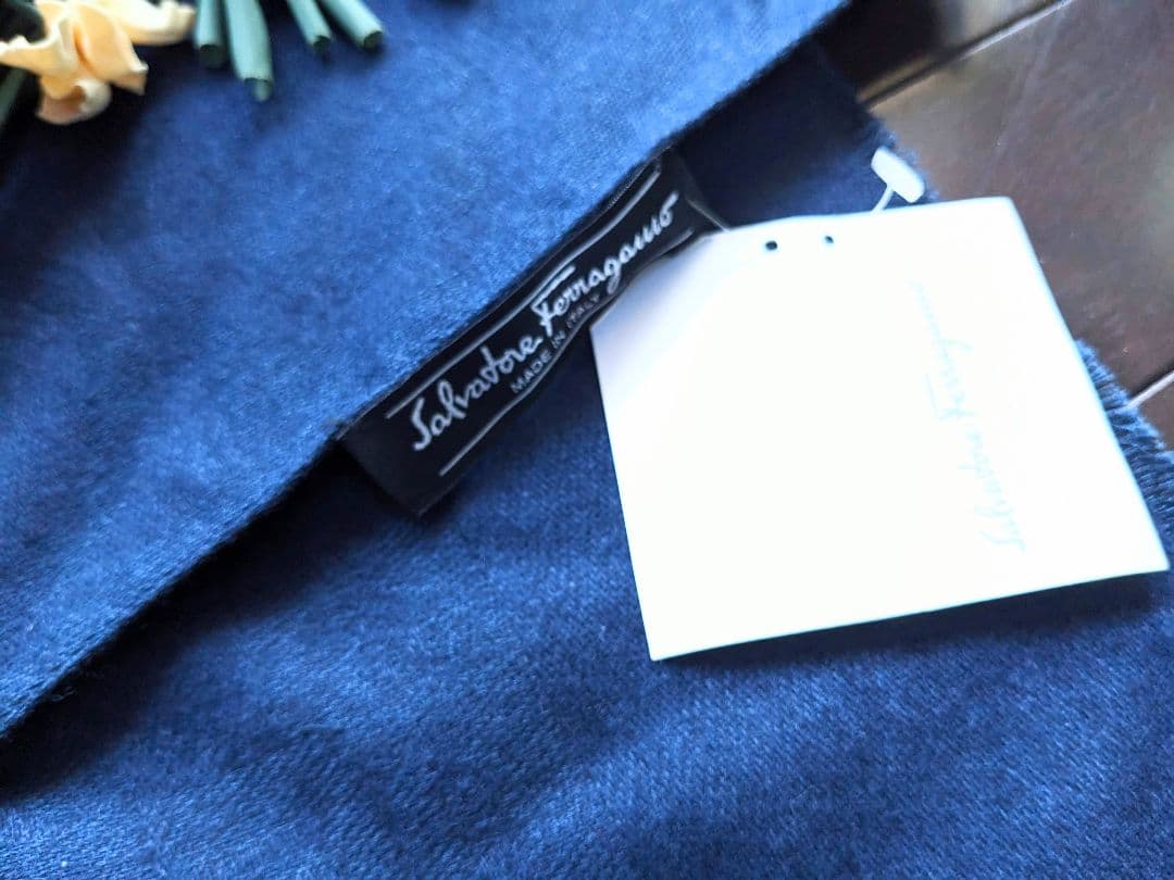 ナ*オ様 フェラガモ　定価6万円　シルク・ウール　マフラー　新品・タグ付き♪