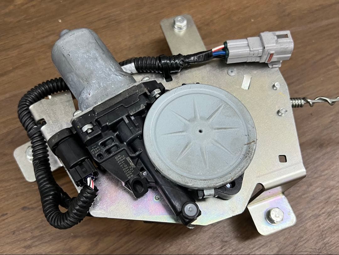 トヨタ クラウン220系 自動ドアロックシステムの配線と部品一式